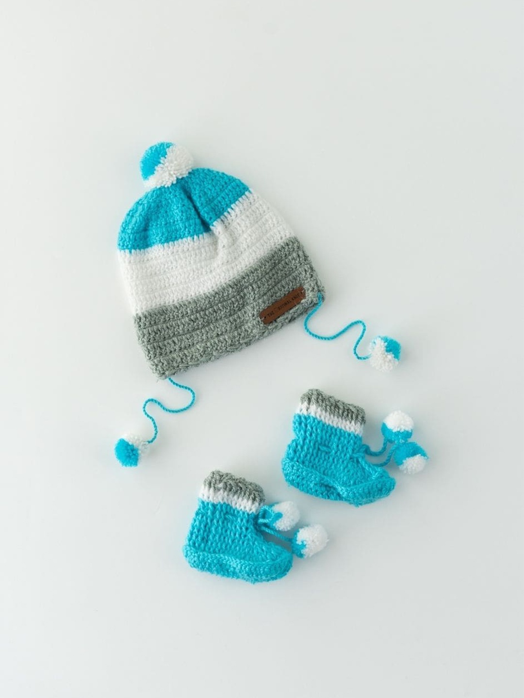 

The Original Knit Kids Colourblocked Acrylic Beanie Cap With Socks, Blue