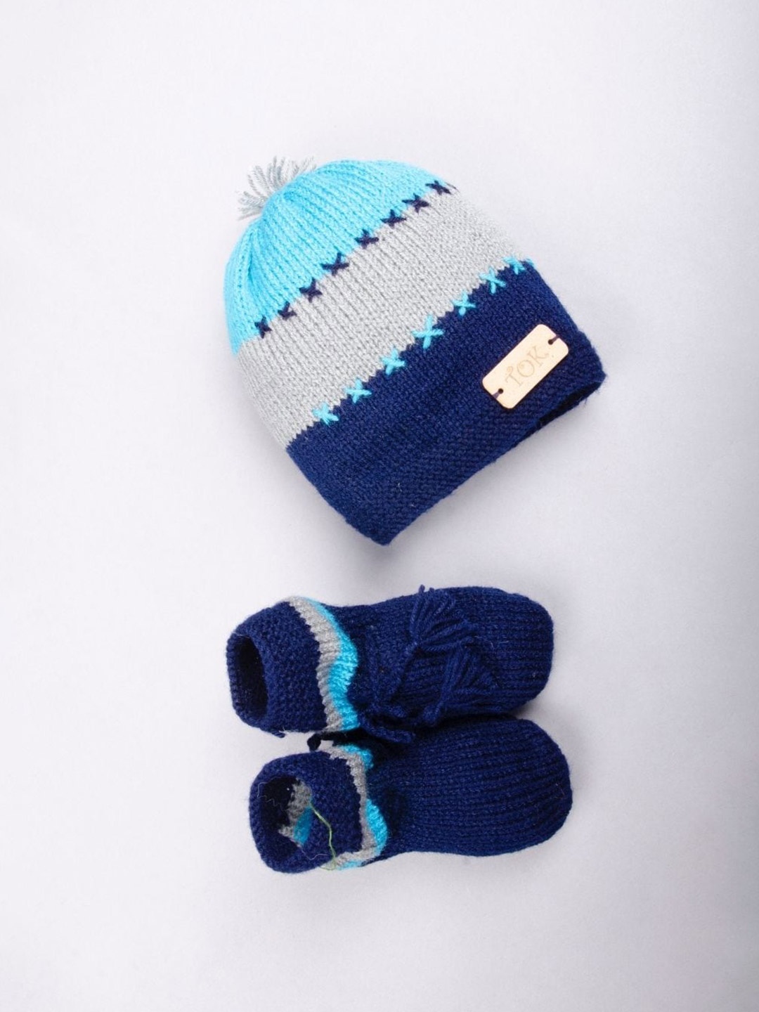

The Original Knit Kids Self Design Acrylic Beanie With Socks, Blue