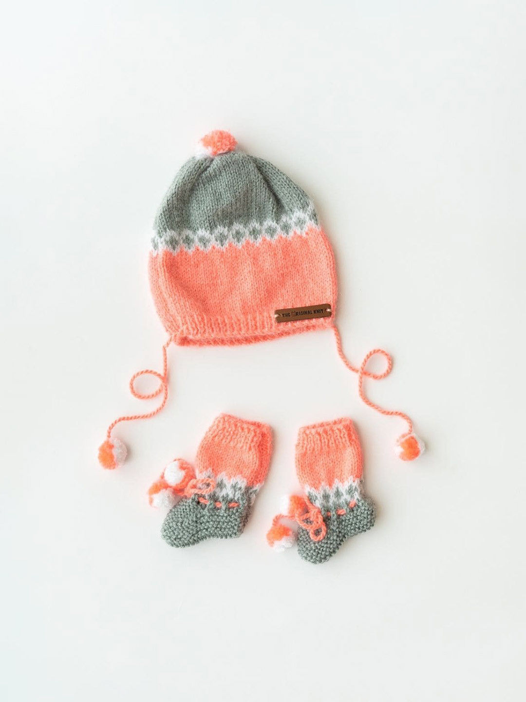 

The Original Knit Infants Self Design Acrylic Crochet Beanie Cap With Socks, Peach