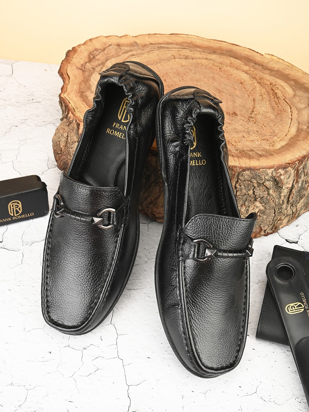 

FRANKROMELLO Men Textured Leather Lightweight Horsebit Loafers, Black