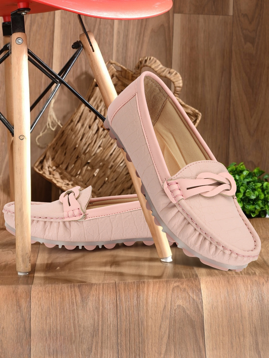 

FASHIMO Women Classic Textured Lightweight Comfort Insole Penny Loafers, Pink