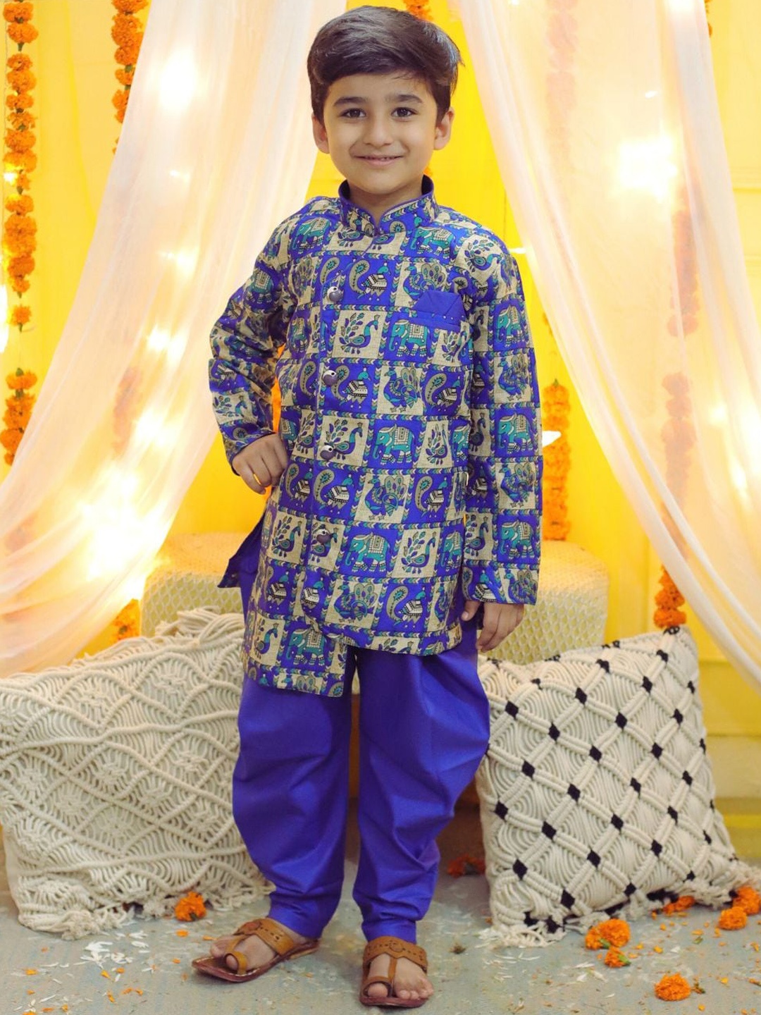 

BownBee Boys Graphic Printed Ethnic Sherwani Set, Blue