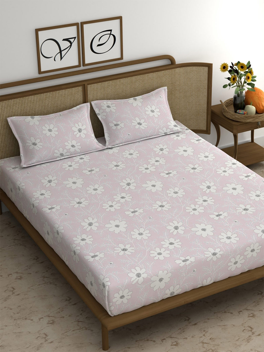 

CHHAVI INDIA Purple & White Printed Cotton 210 TC King Bedsheet with 2 Pillow Covers