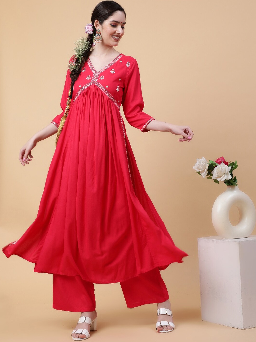 

KIMAYRA Floral Yoke Design Empire Thread Work Kurta with Palazzos, Coral