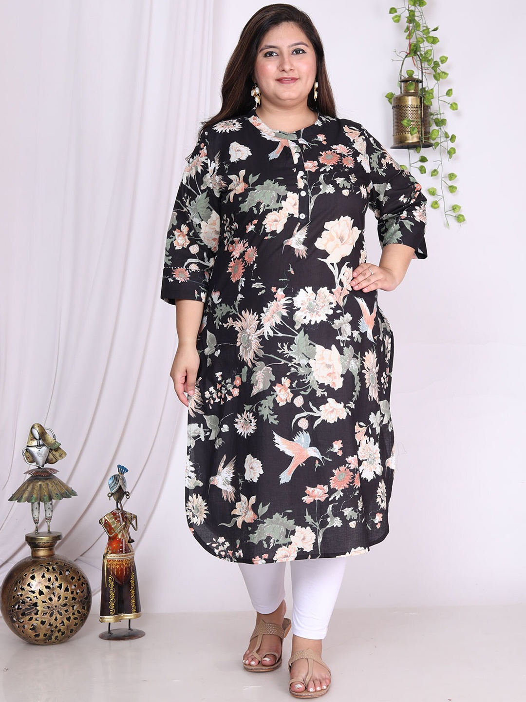 

Swasti Floral Printed Straight Kurta, Black