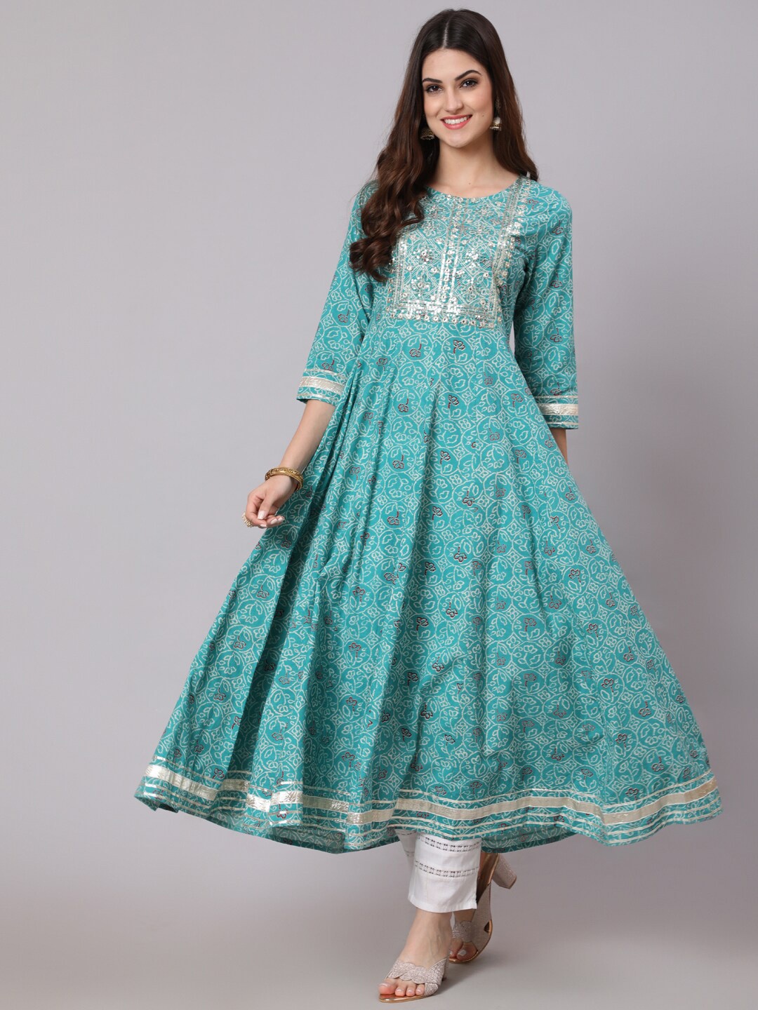 

KIMAYRA Cotton Printed Anarkali Round Neck Kurta, Green