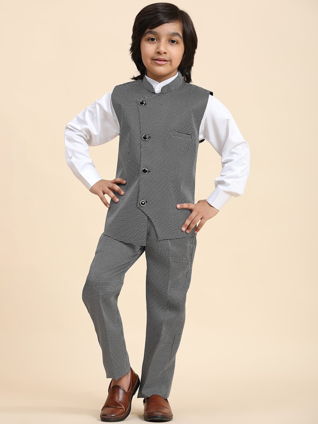 

Pro-Ethic STYLE DEVELOPER Boys Textured Three-Piece Formal Suit, Black