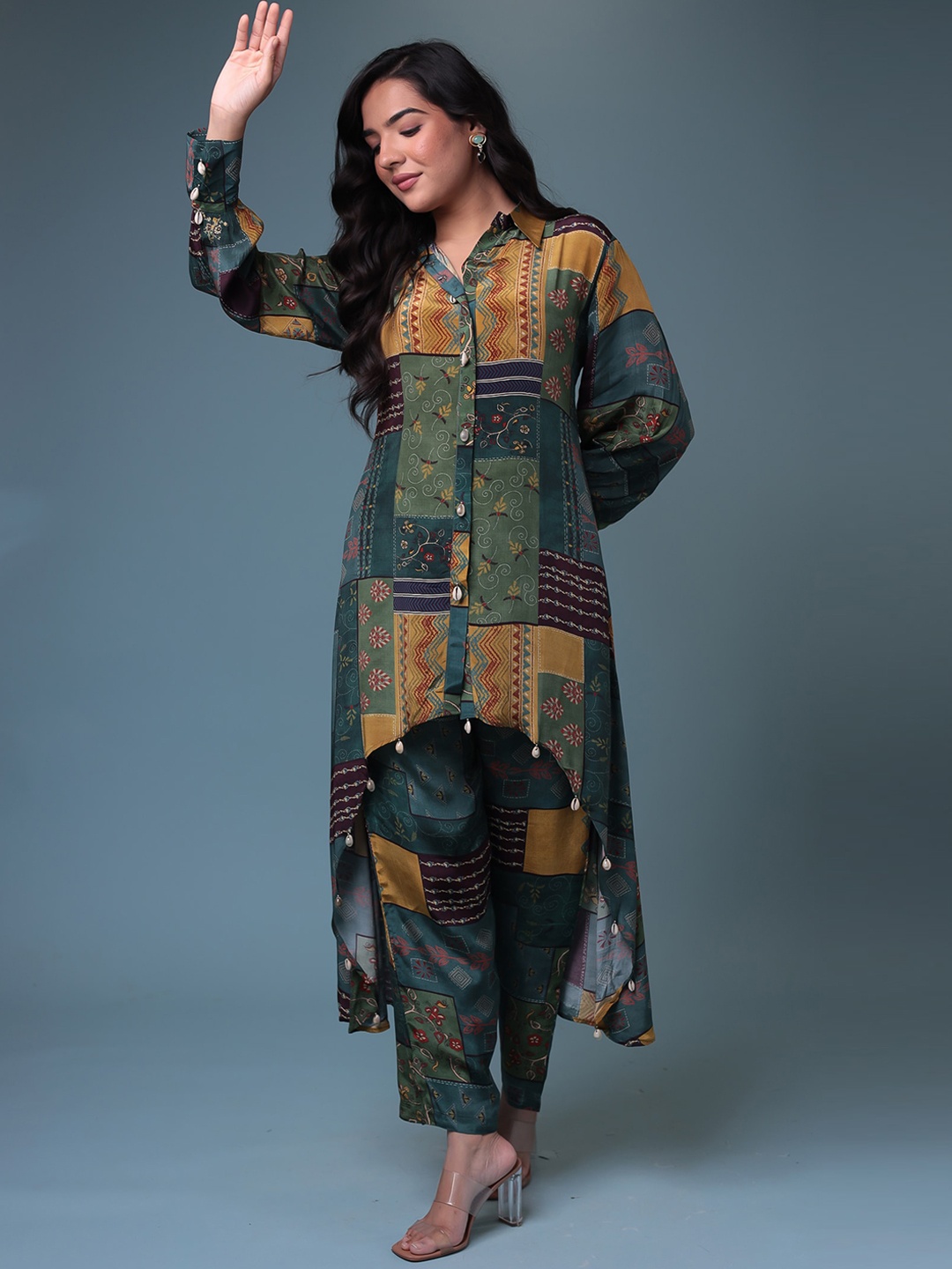 

ZARI Ethnic Motifs Printed Regular Silk Chiffon Kurta With Trousers, Green