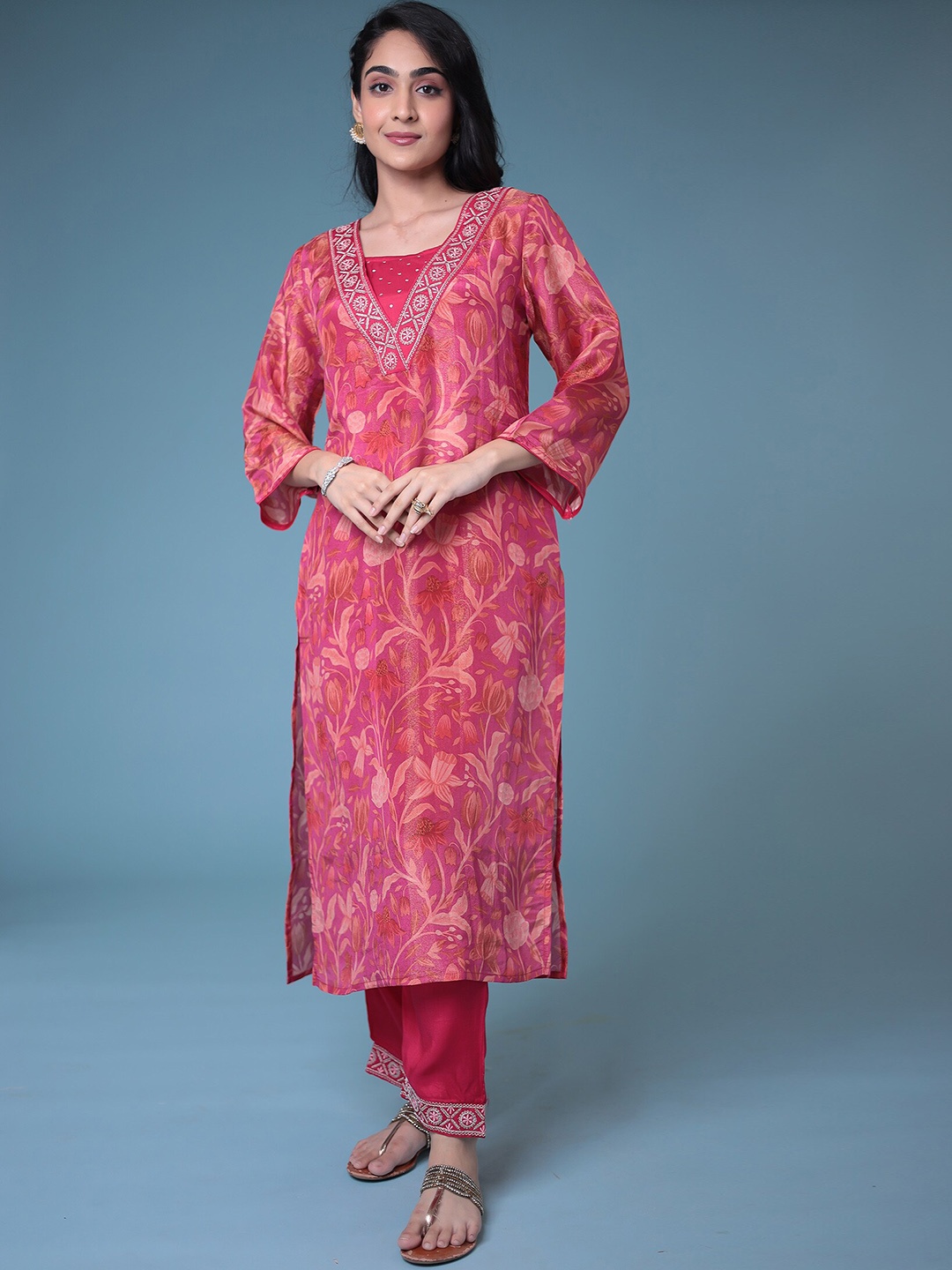 

ZARI Floral Printed Regular Thread Work Kurta With Trousers, Pink