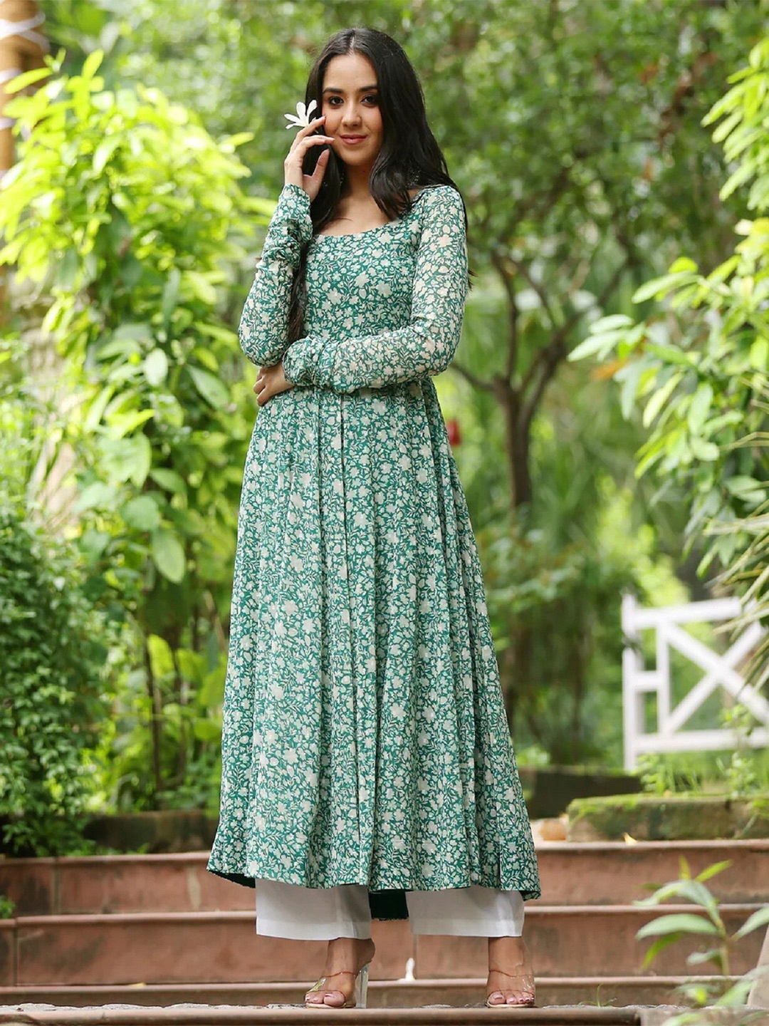 

APNISHA Floral Printed Pleated Anarkali Kurta, Green