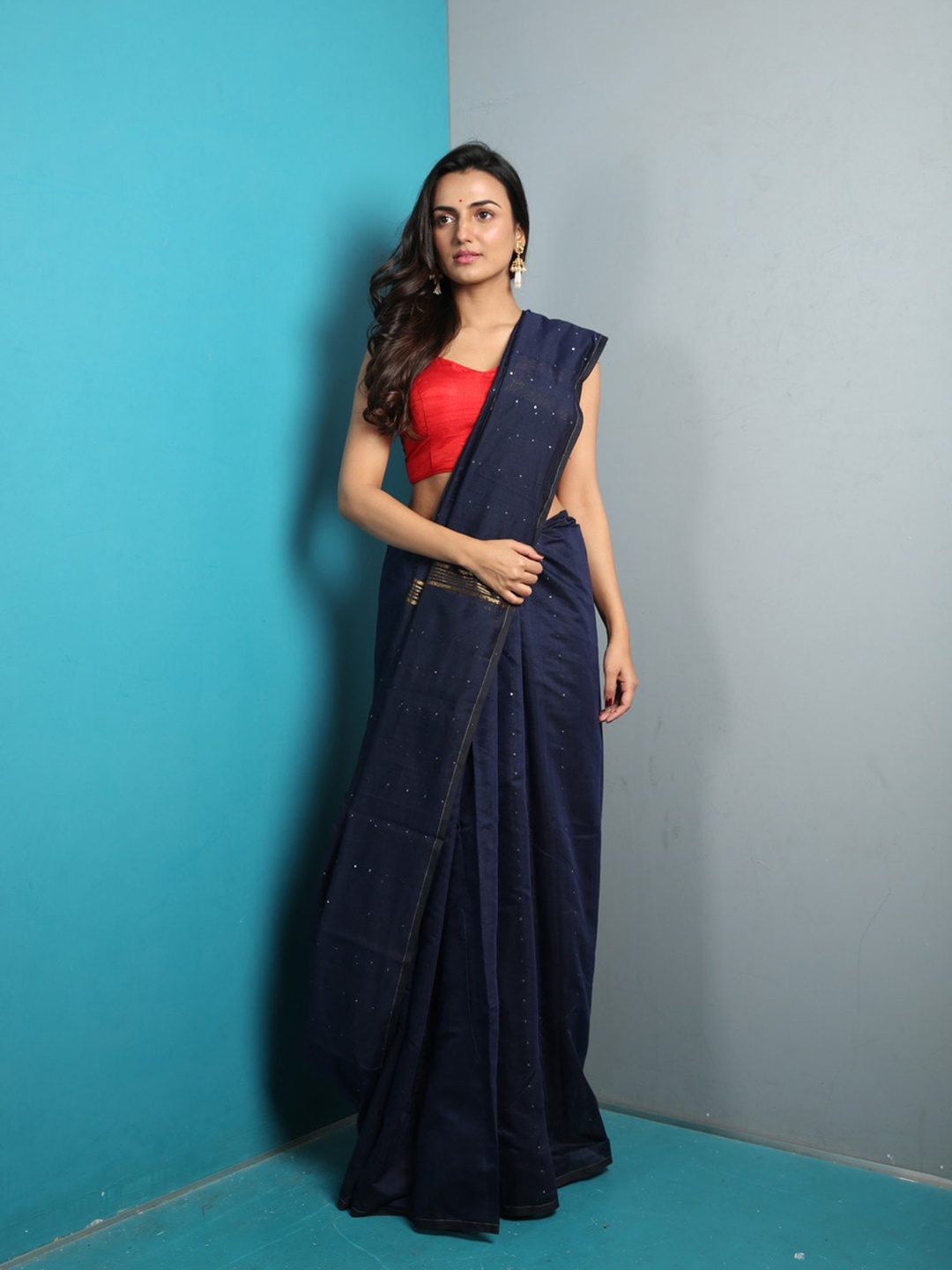 

HERE&NOW Blue & Gold-Toned Embellished Sequinned Saree