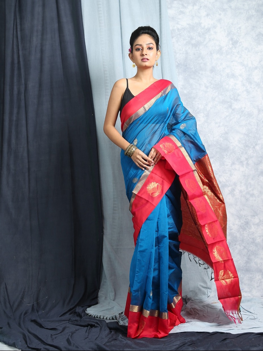 

HERE&NOW Woven Design Zari Chanderi Saree, Blue