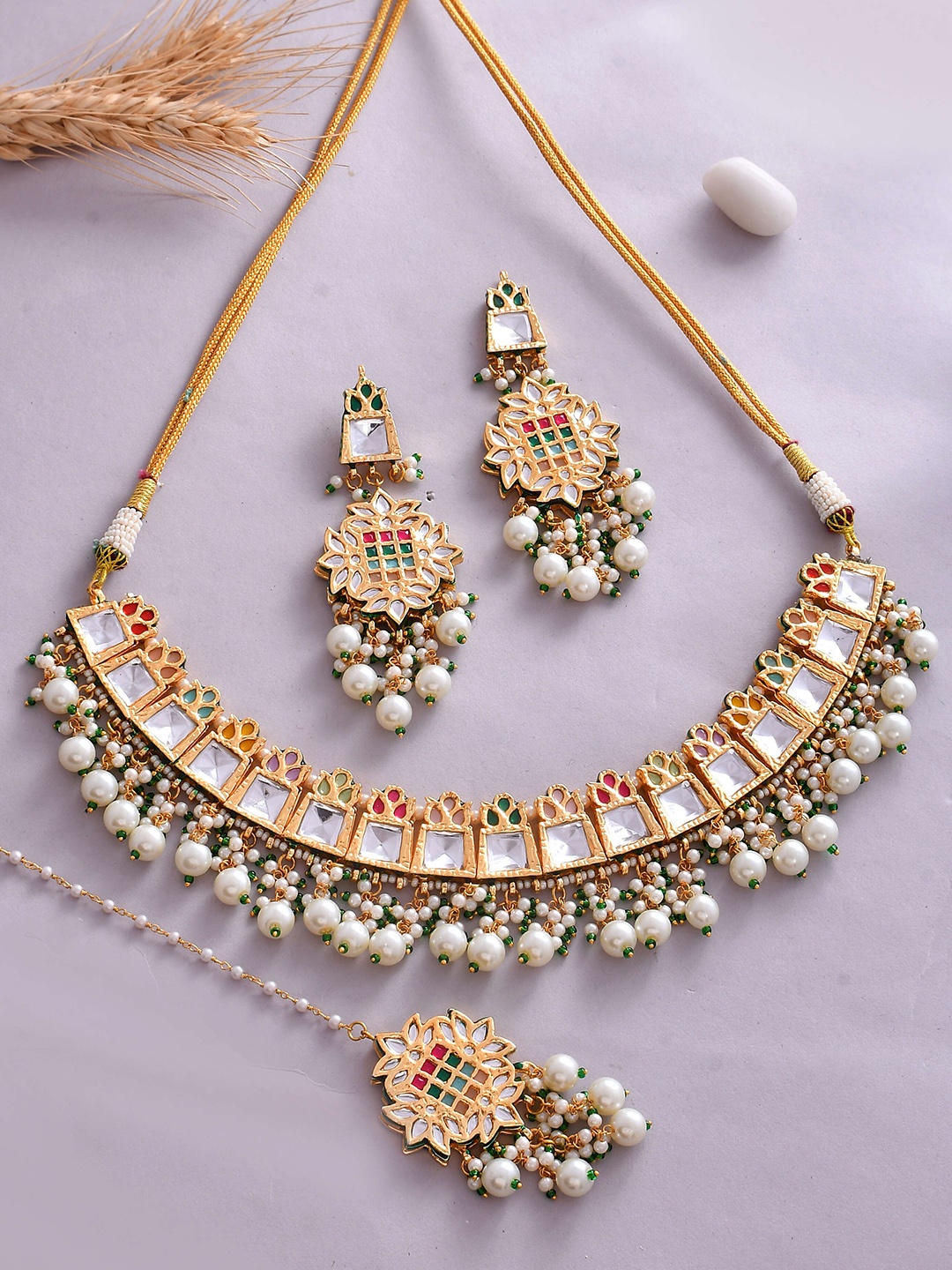 

DASTOOR Gold-plated Kundan-studded & Beaded Jewellery Set