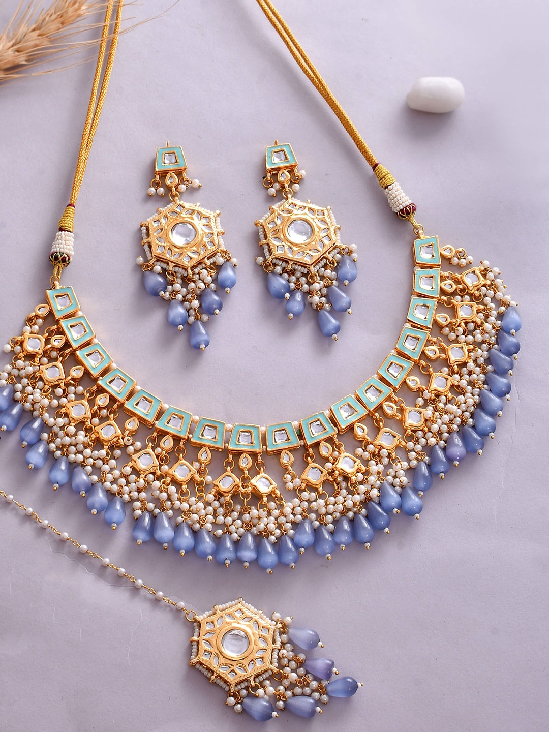 

DASTOOR Gold-Plated Kundan-studded & Beaded Jewellery Set