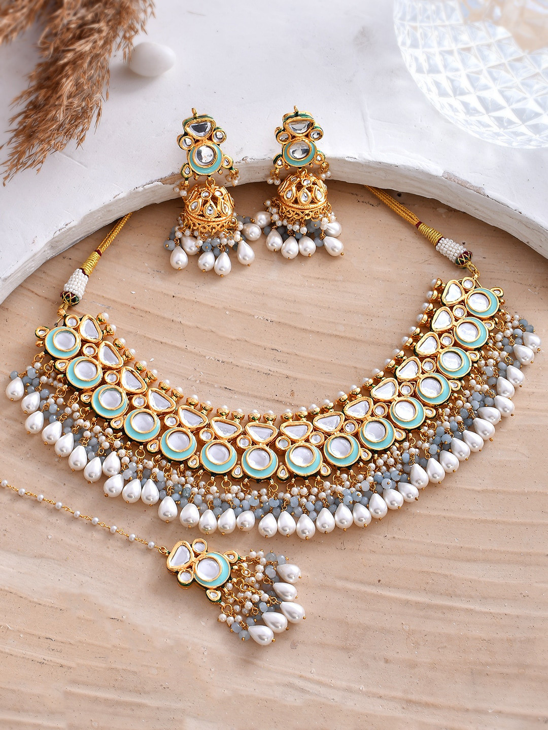 

DASTOOR Gold-Plated Kundan Studded & Beaded Necklace With Earrings & Maang Tika