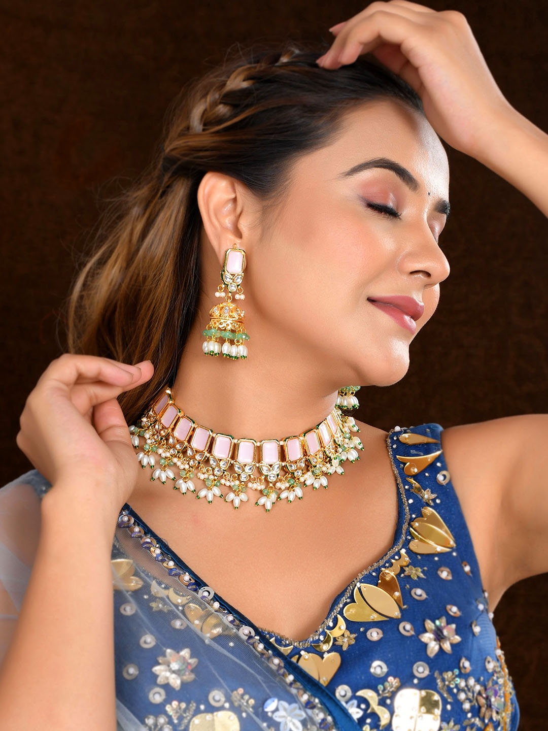 

DASTOOR Gold-Plated Kundan Studded & Beaded Jewellery Set