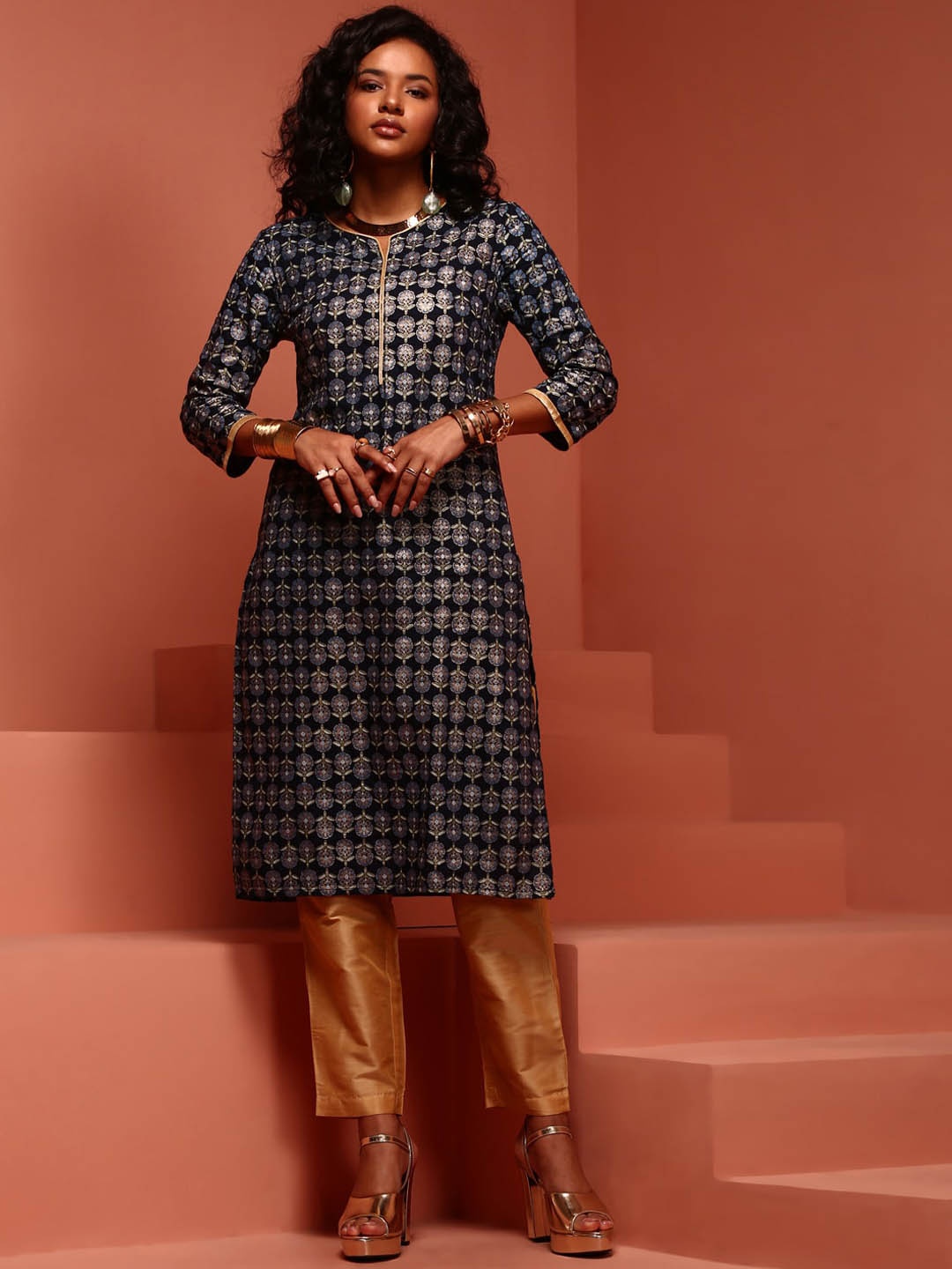 

IMARA Ethnic Motifs Printed Straight Kurta, Navy blue