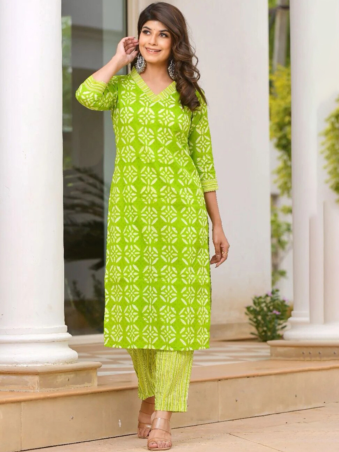 

KALINI Floral Printed V-Neck Regular Kurta With Trousers, Green