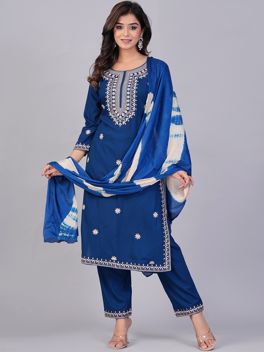 

DORIYA Floral Embroidered Regular Thread Work Kurta with Trousers & With Dupatta, Blue