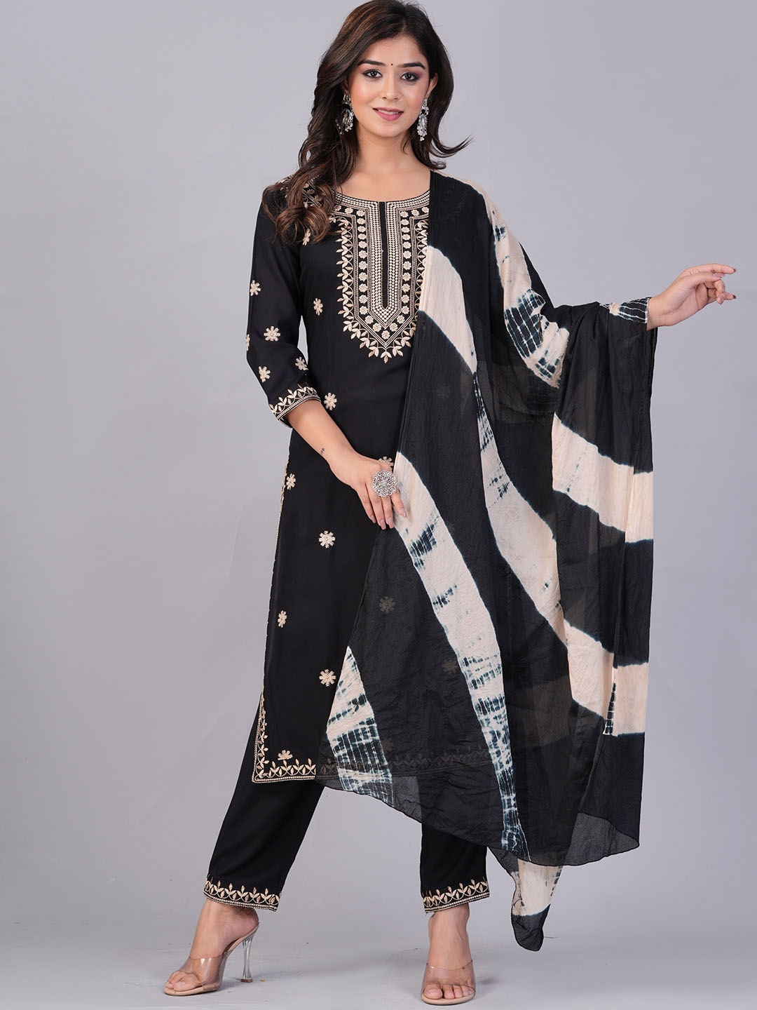 

DORIYA Ethnic Motifs Embroidered Regular Kurta With Palazzos & Dupatta, Black