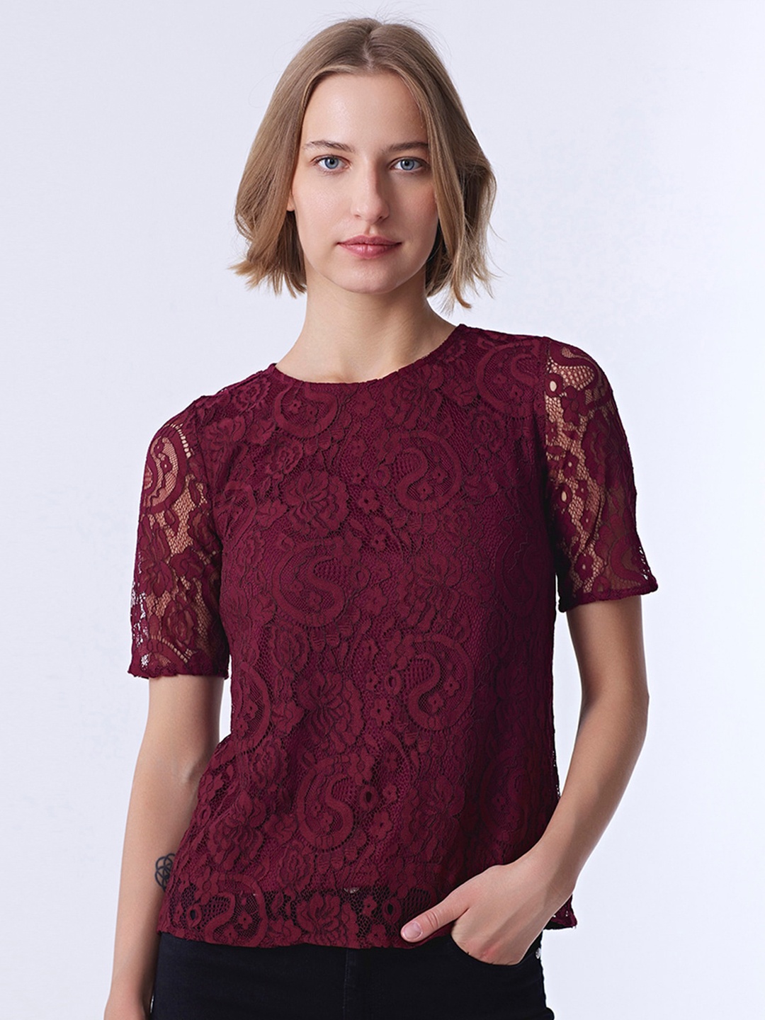 

COVER STORY Maroon Round Neck Short Sleeves Lace Top