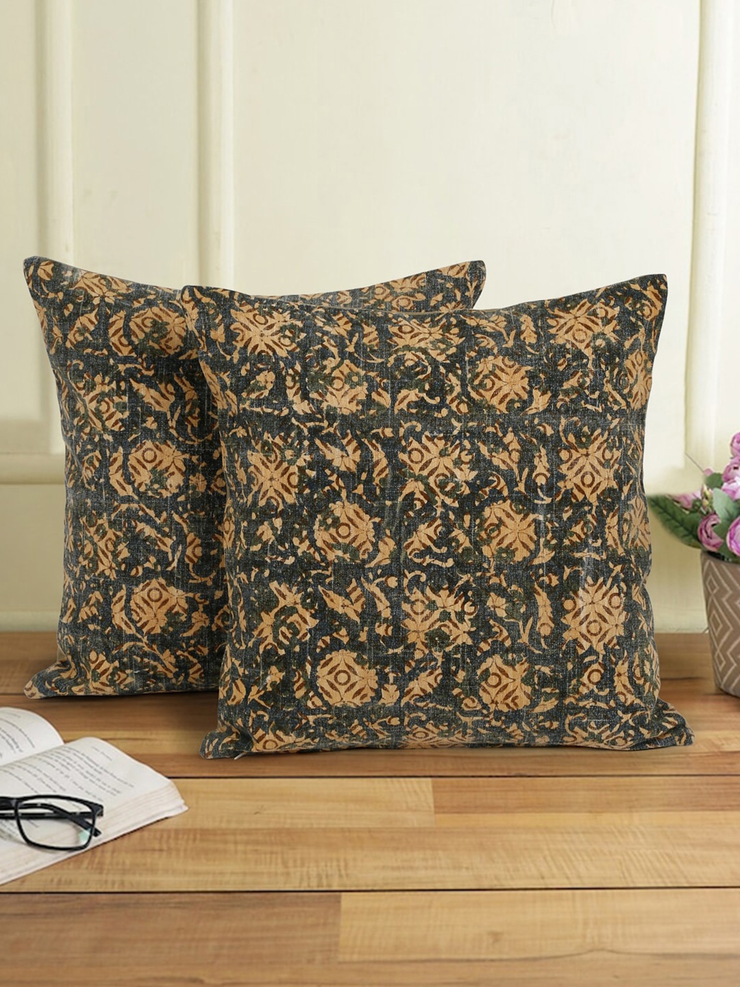 

eyda 2 Pcs Green & Beige Ethnic Motifs Cotton Square Cushion Covers