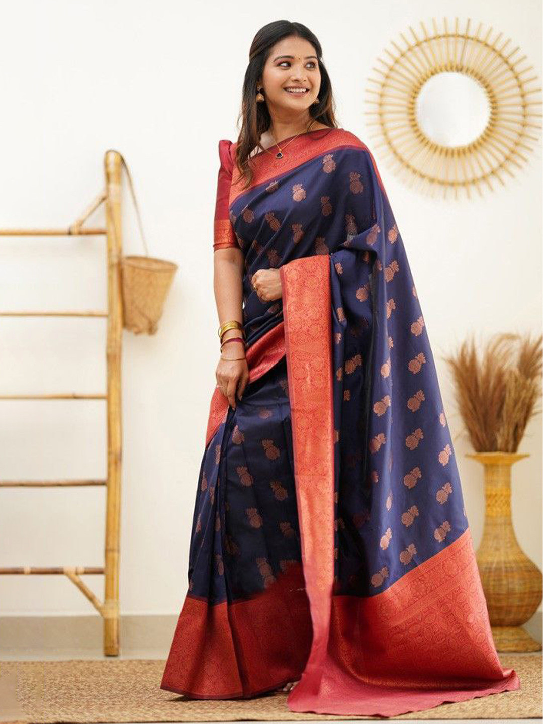 

TIEXA Ethnic Motifs Design Zari Detail Pure Silk Saree, Navy blue