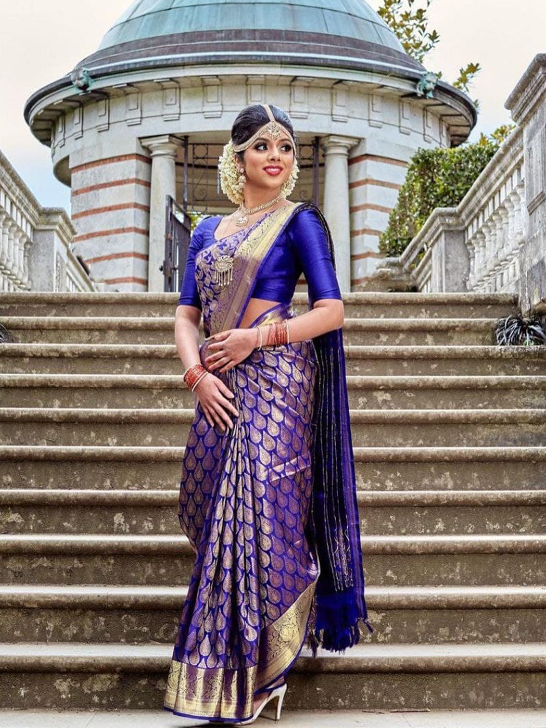 

TIEXA Ethnic Motifs Design Zari Detail Pure Silk Saree, Blue