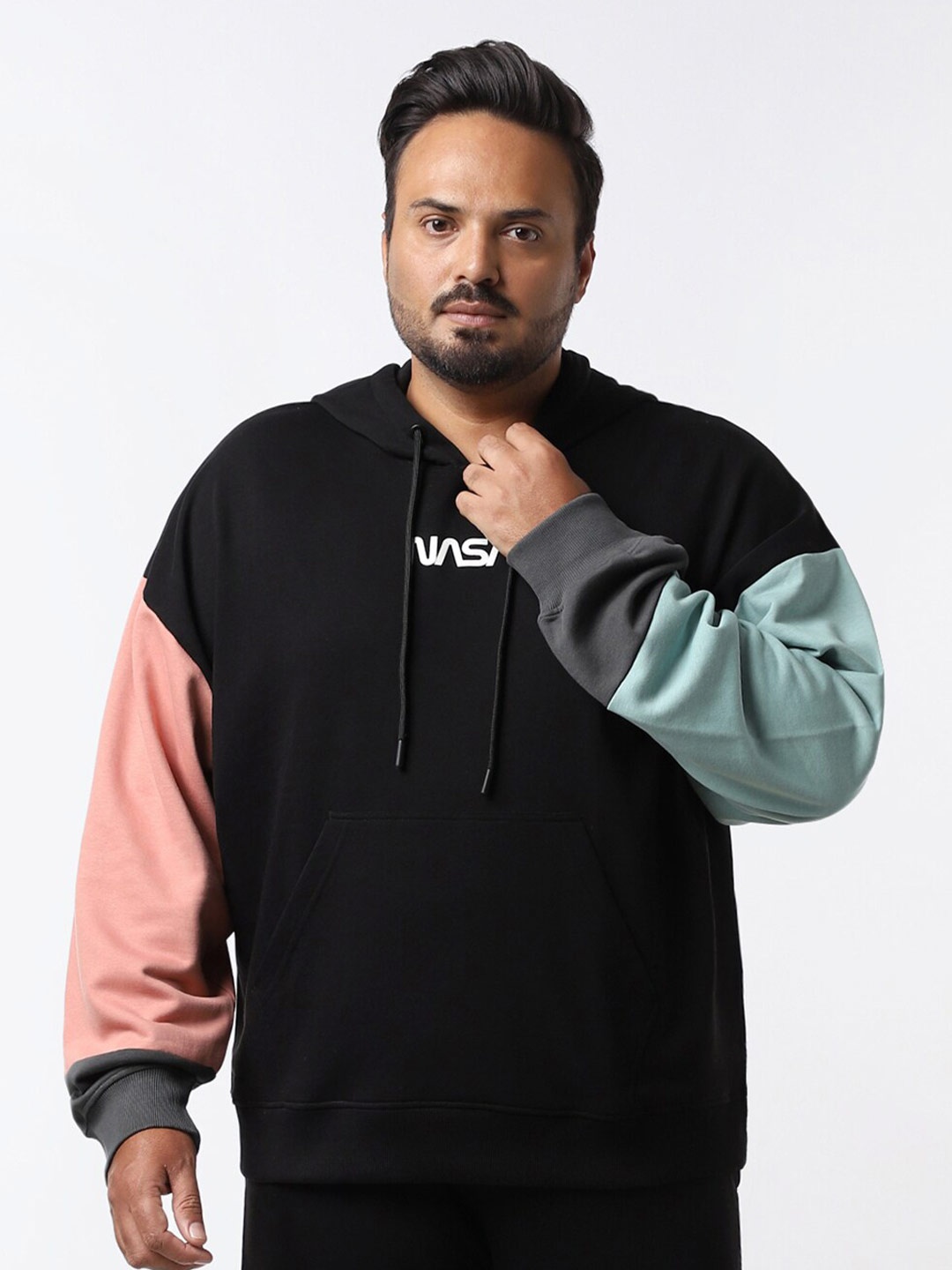 

Bewakoof Plus Size Black Colourblocked Nasa Merchandise Oversized Pullover Sweatshirt