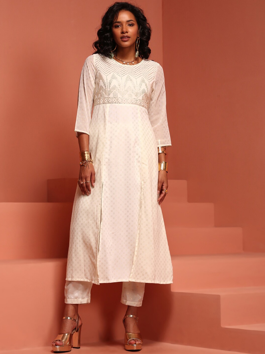 

IMARA Ethnic Motifs Printed Regular Beads and Stones Kurta With Trousers & Dupatta, Off white