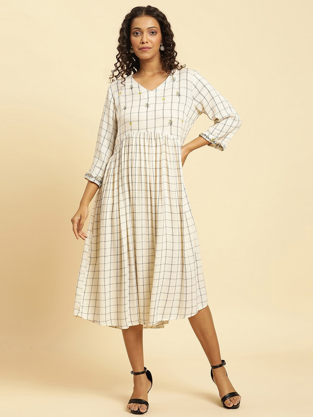 

W Checked Round Neck A-Line Midi Dress, White