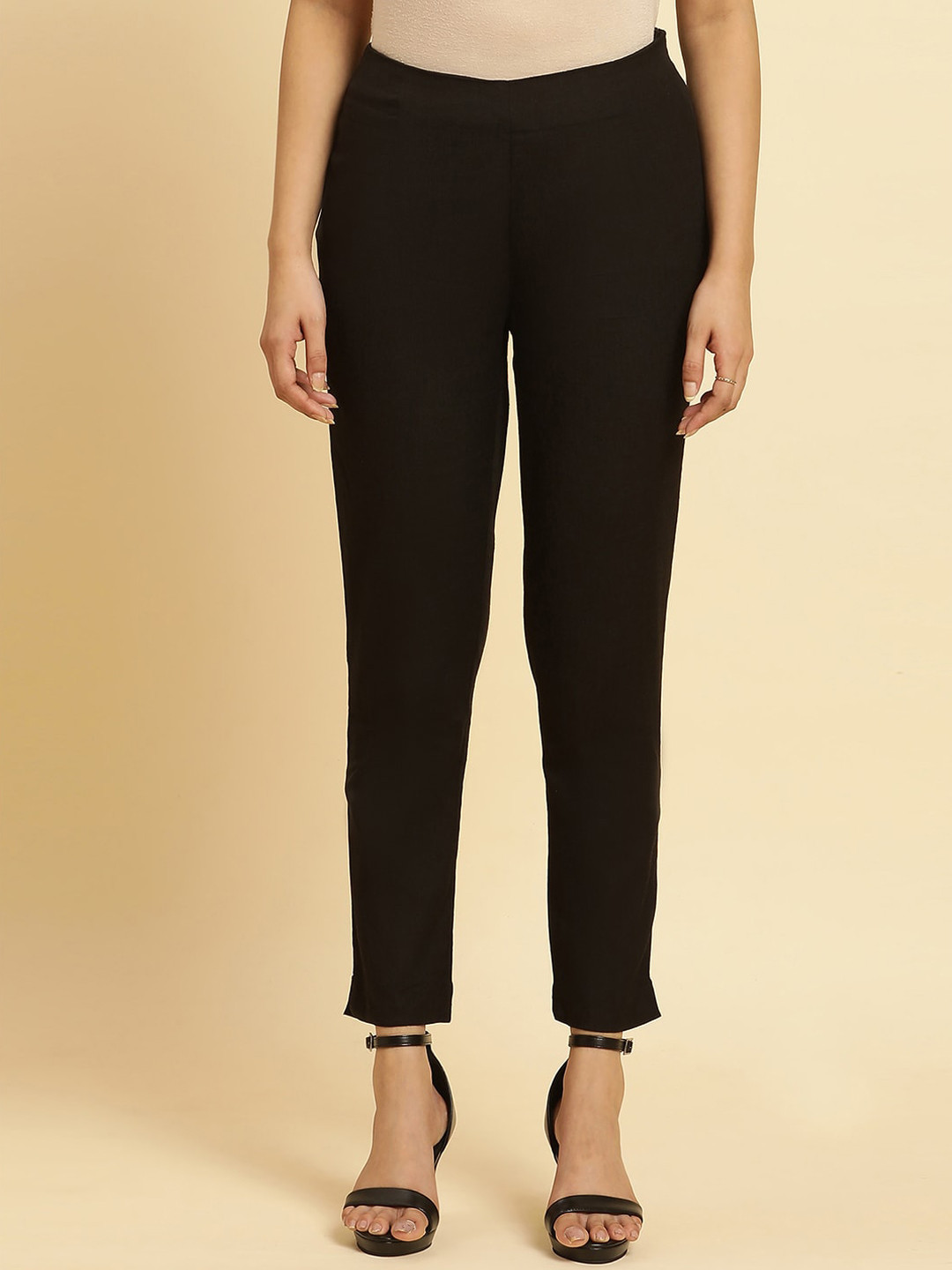 

W Women Black Mid-Rise Slim Fit Cropped Trousers
