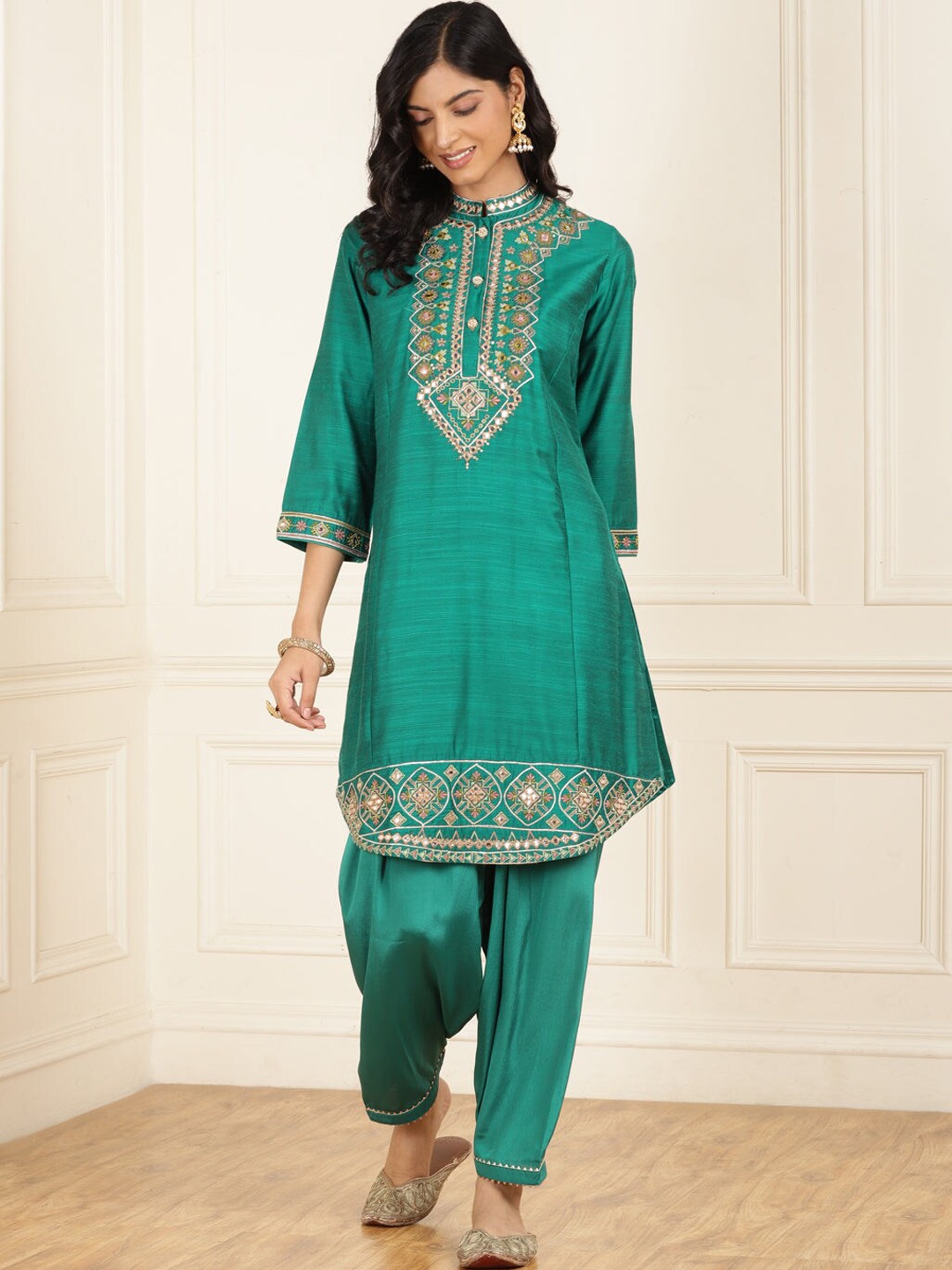 

Lakshita Ethnic Motifs Embroidered Regular Mirror Work Kurta with Trousers, Teal