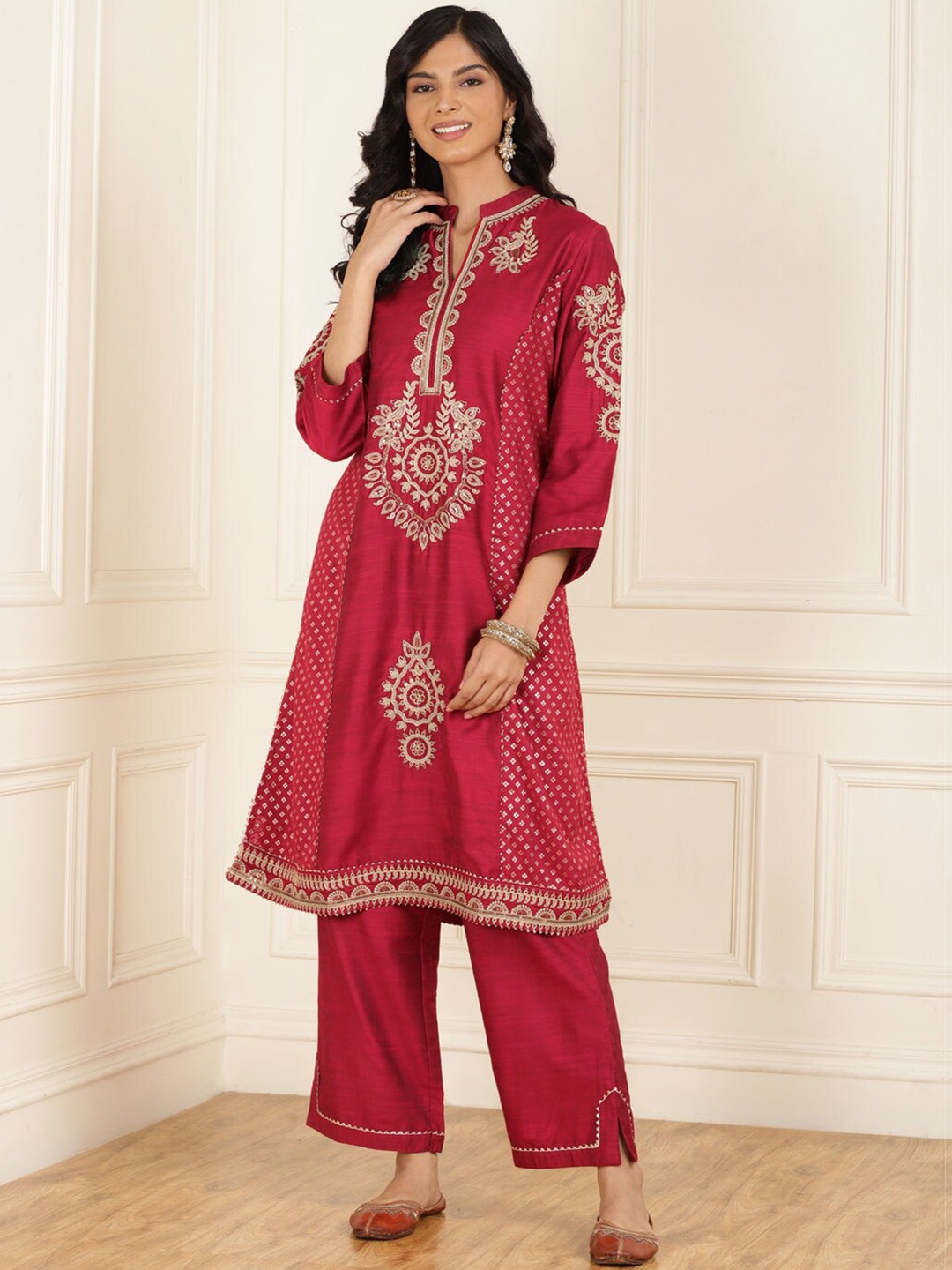

Lakshita Ethnic Motifs Embroidered Regular Thread Work Kurta with Trousers, Red