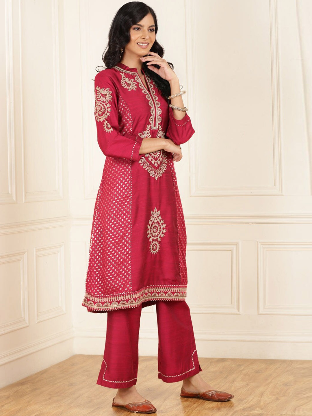 

Lakshita Ethnic Motifs Embroidered Regular Thread Work Kurta with Trousers, Red