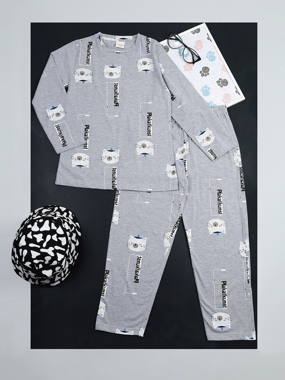 

RAINE AND JAINE Girls Typography Printed Pure Cotton Night Suit, Grey melange