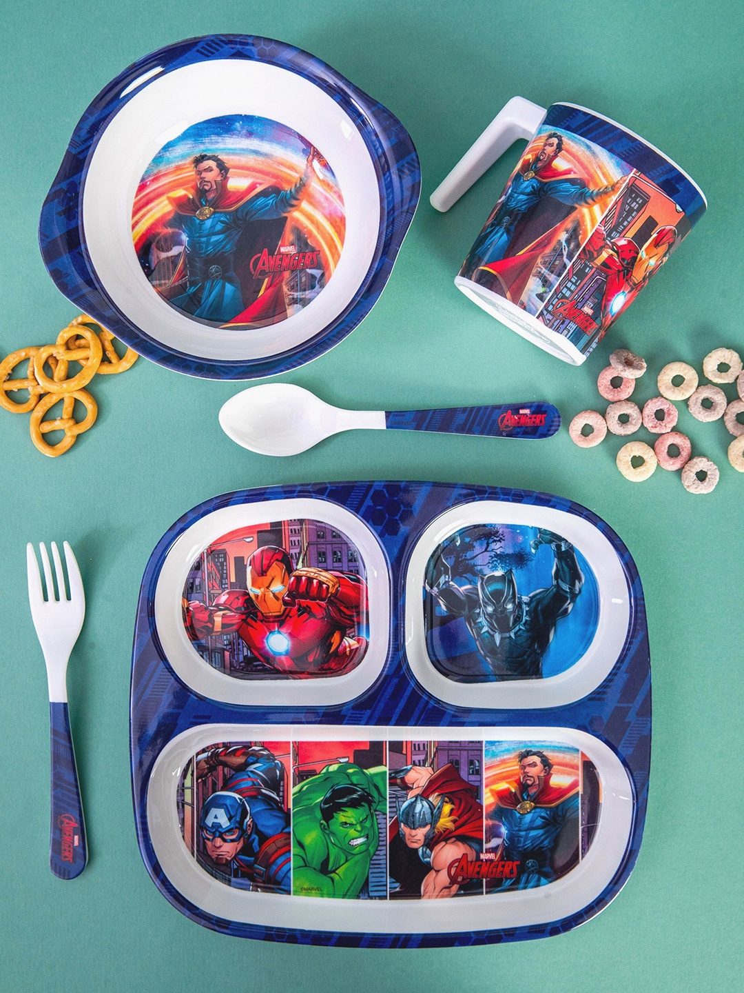 

Servewell 5 Pieces White & Blue Avengers Printed Melamine Glossy Plates