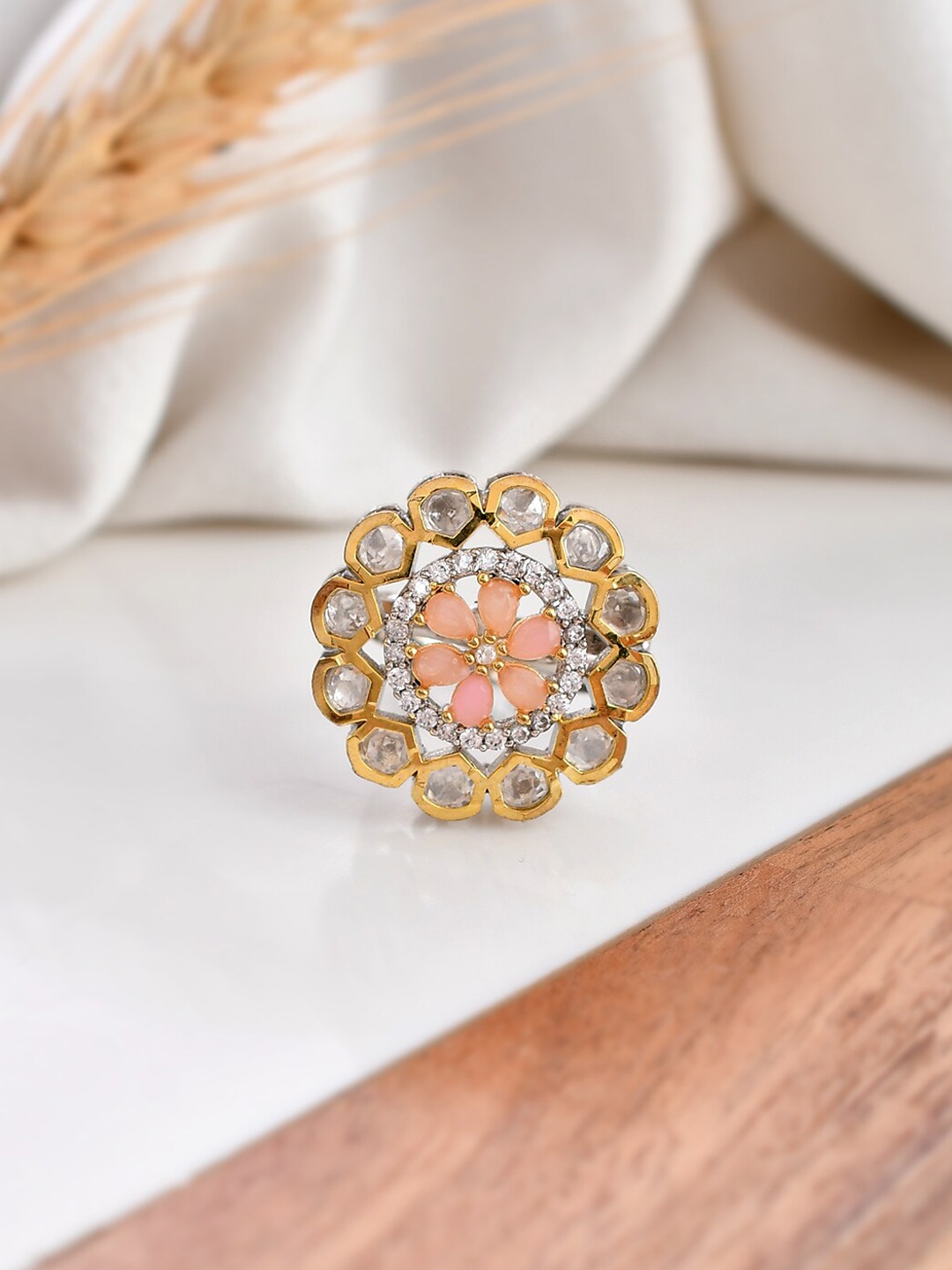 

DASTOOR Gold-Plated Kundan Studded Finger Ring