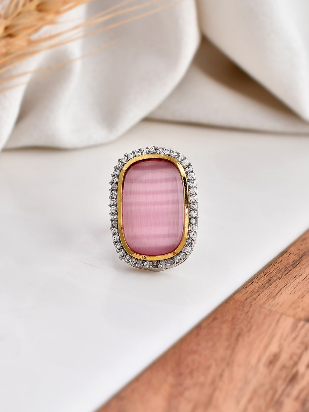 

DASTOOR Gold-Plated Kundan-Studded Adjustable Finger Ring