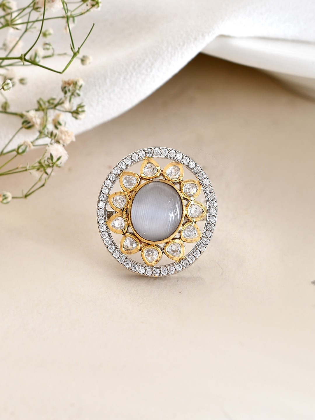 

DASTOOR Gold-Plated Kundan Studded Adjustable Finger Ring