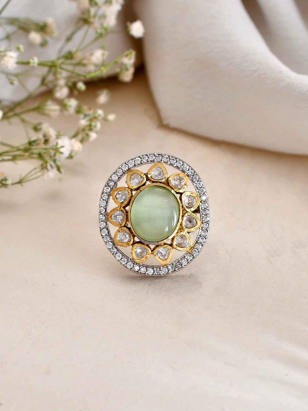 

DASTOOR Gold-Plated Kundan-Studded Victorian Ring