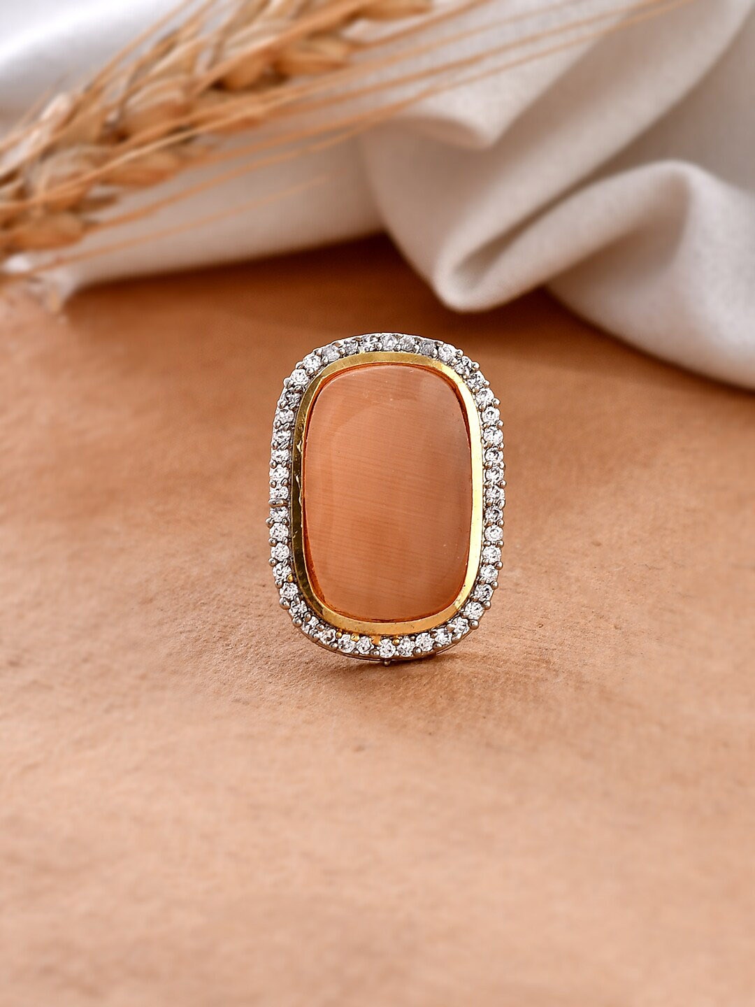 

DASTOOR Gold-Plated Kundan-Studded Adjustable Finger Ring