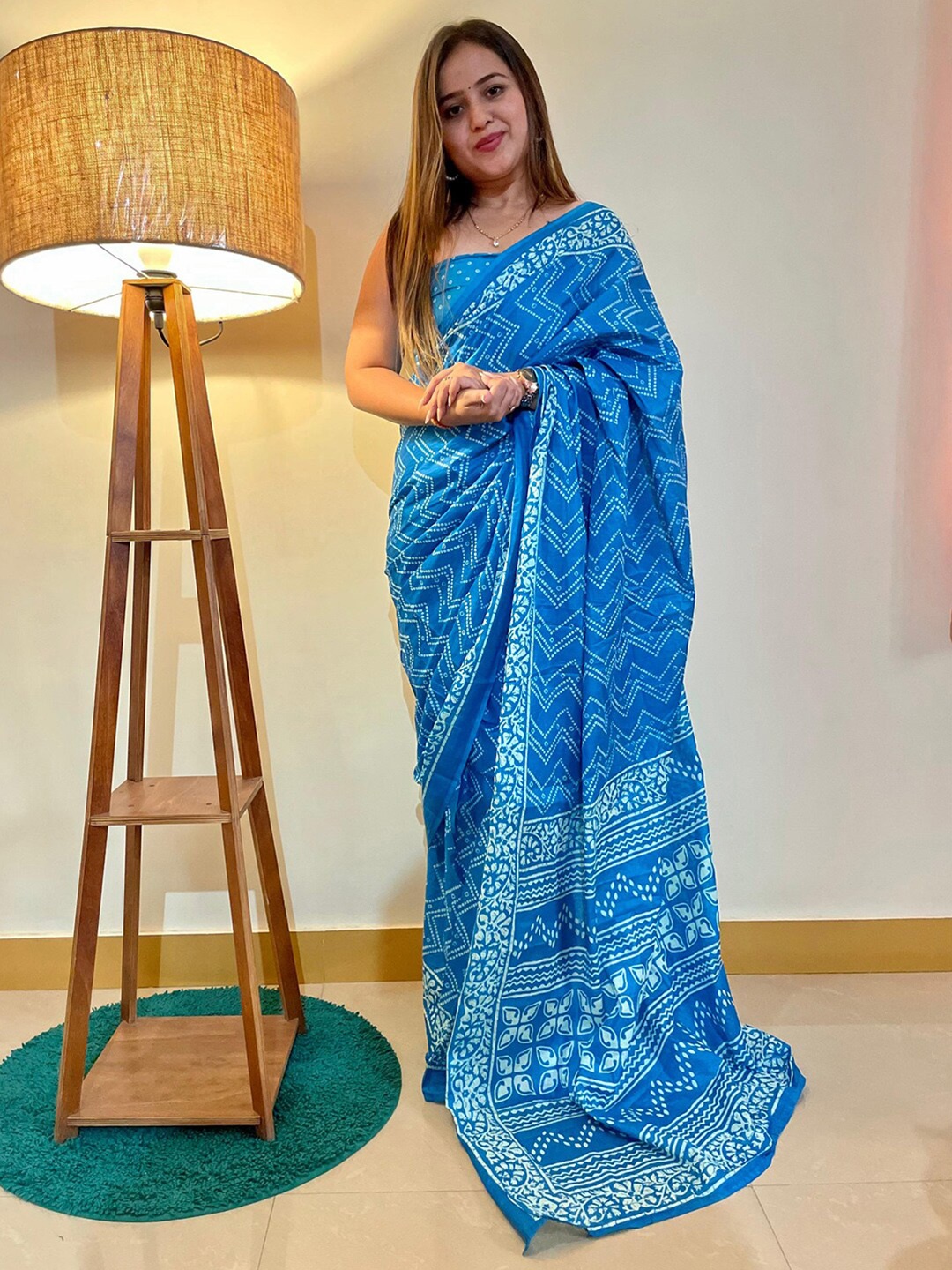 

Saree mall Bandhani Printed Pure Cotton Bandhani Saree, Blue