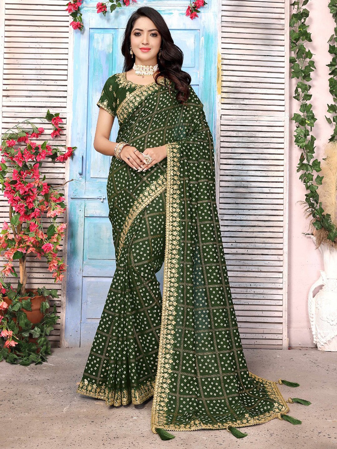 

Saree mall Green & Gold-Toned Bandhani Printed Embroidered Silk Blend Bandhani Sarees
