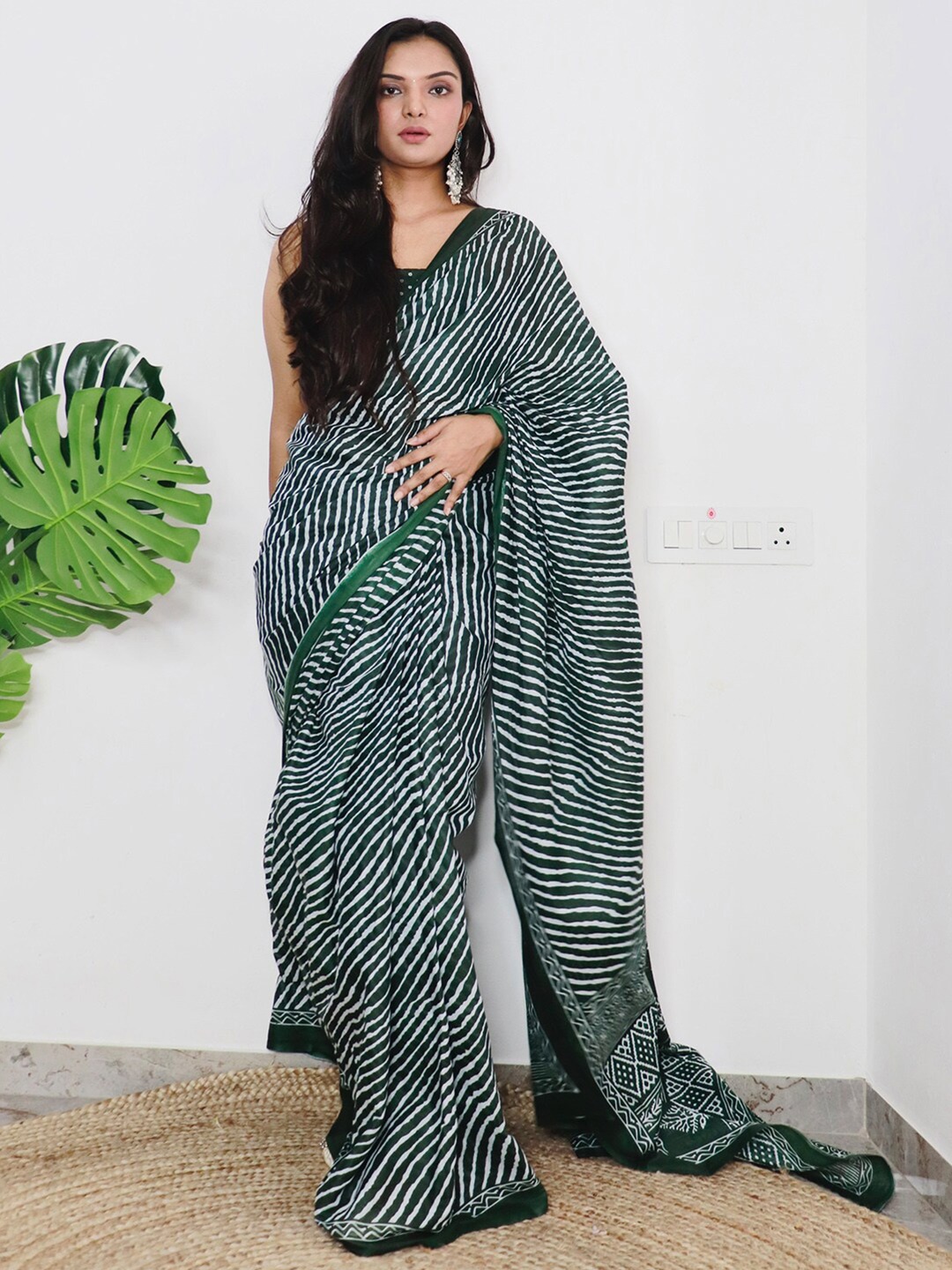 

Saree mall Green & White Leheriya Printed Pure Cotton Sarees