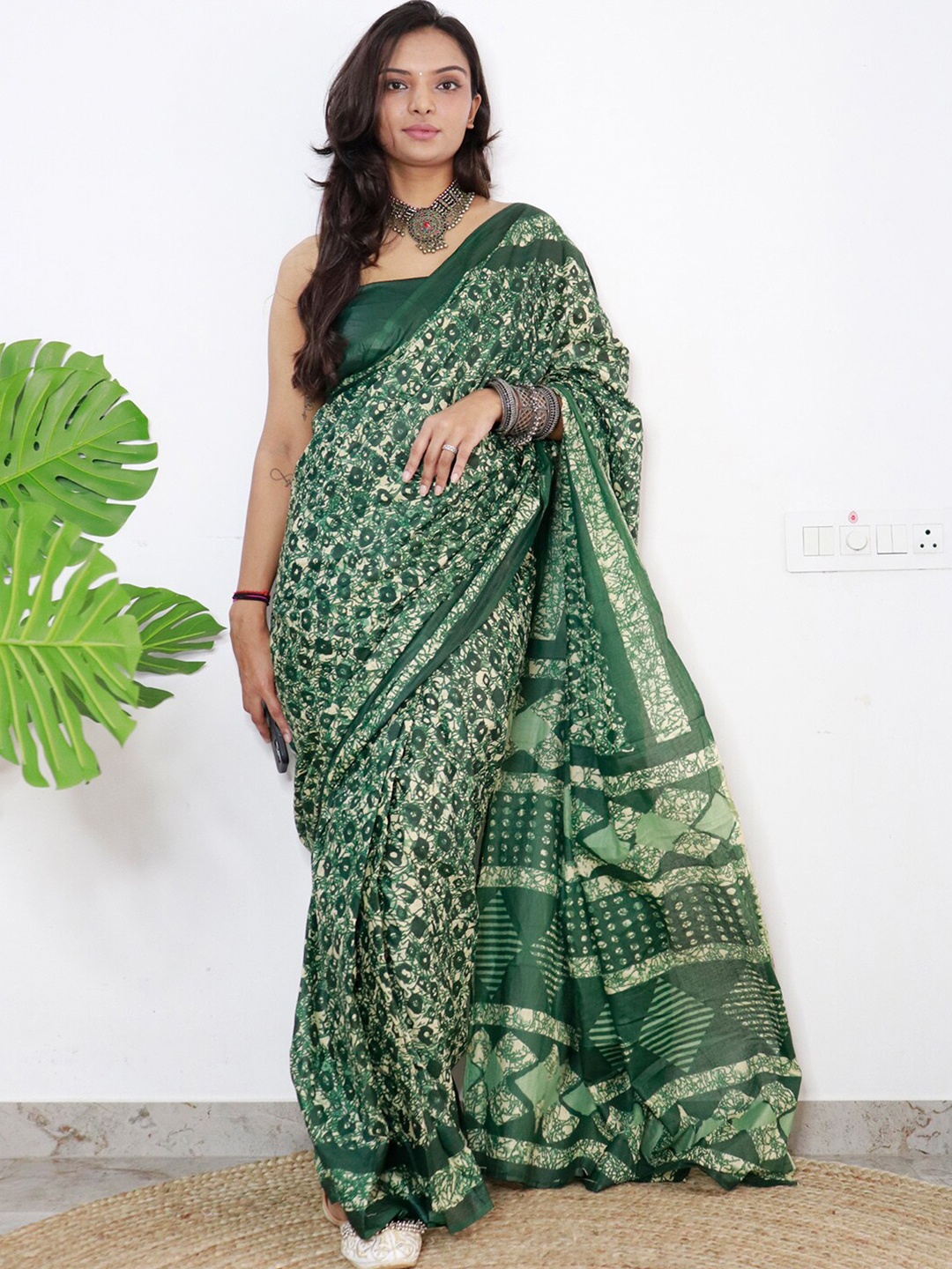

Saree mall Ethnic Motifs Printed Poly Cotton Bagh Sarees, Green