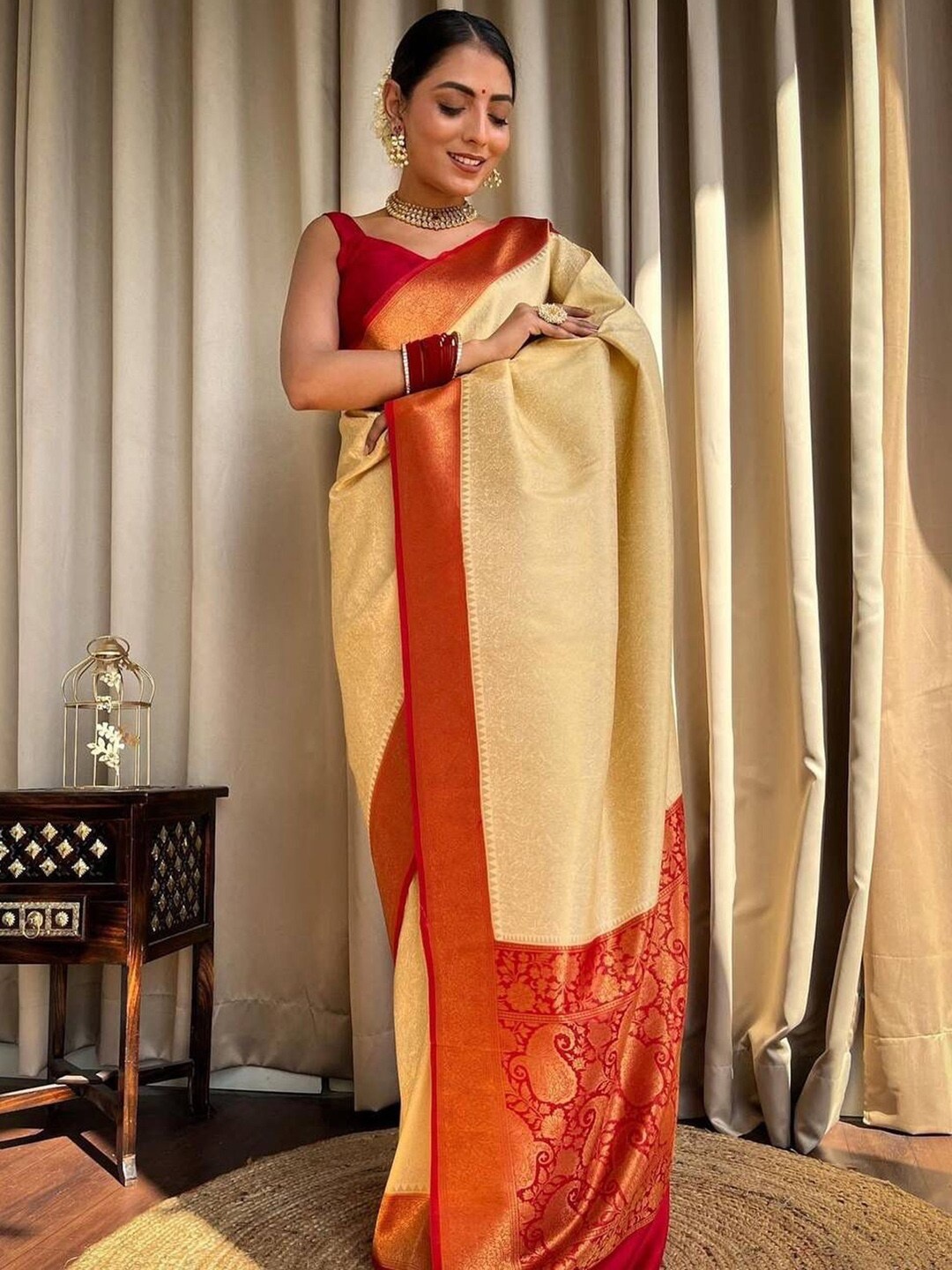 

KALINI Ethnic Motifs Woven Design Zari Banarasi Saree, Cream