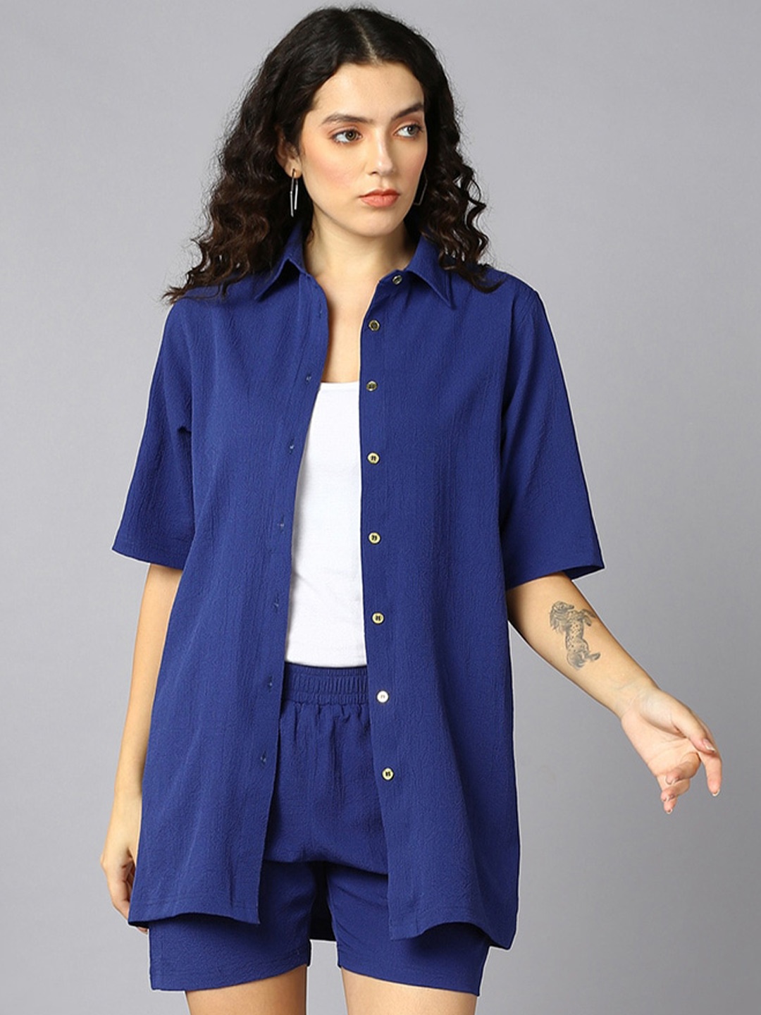 

The Roadster Lifestyle Co. Blue Oversized Bubble Crepe Casual Shirt