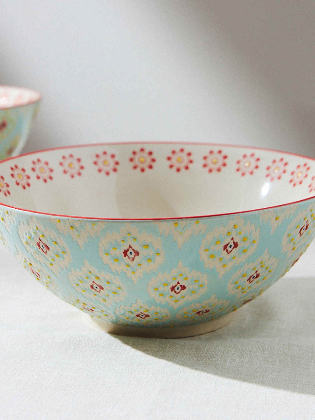 

Chumbak Blue & White Floral Printed Ceramic Glossy Bowl