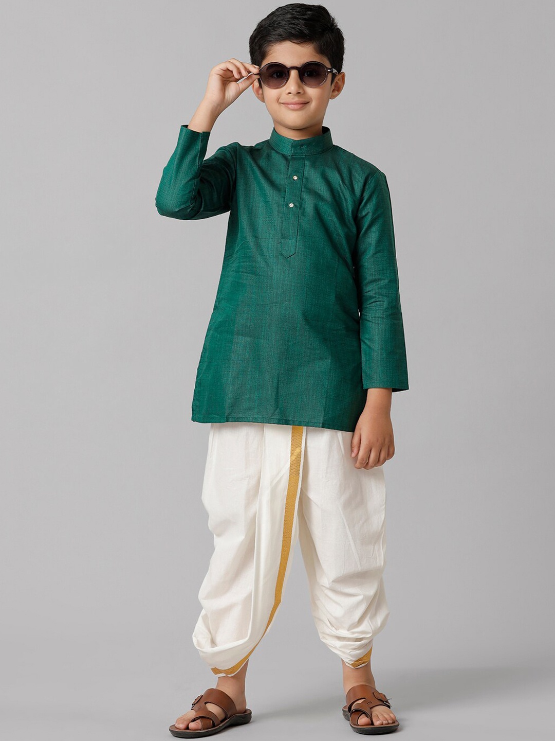 

Ramraj Boys Mandarin Collar Kurta With Dhoti Pants, Green